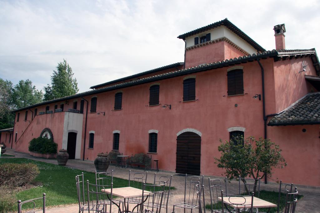 Agriturismo Il Molino Antico - 5 Girasoli سبوليتو المظهر الخارجي الصورة